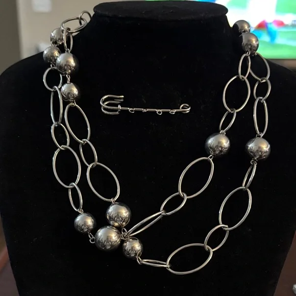 Lia Sophia Silver Necklace and silver oval Set - Picture 4 of 7